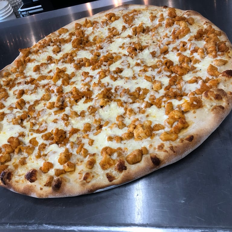 Buffalo Chicken Pizza: A Spicy Slice Favorite